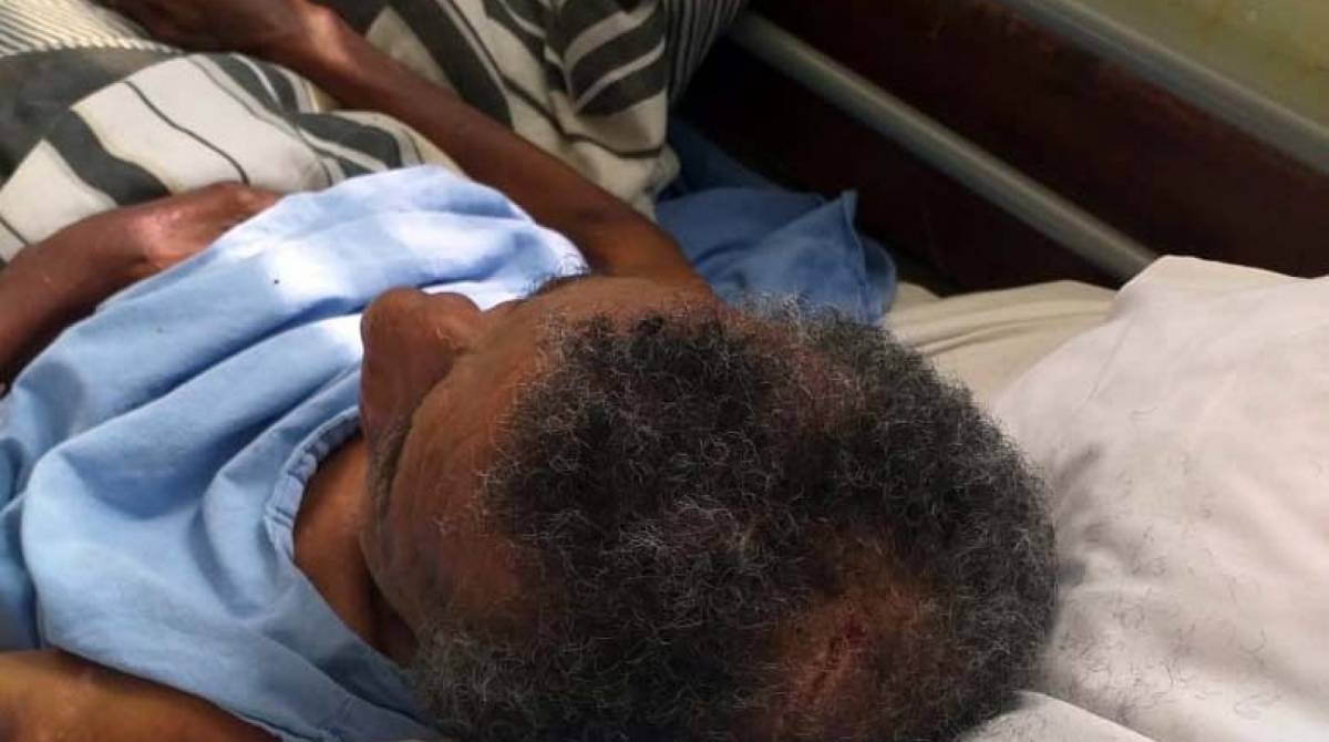 O idoso também foi agredido na cabeça