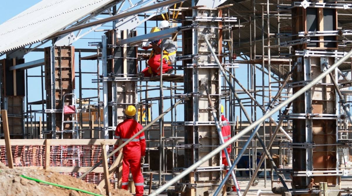 As obras de construção do novo terminal de passageiros do aeroporto Bartolomeu Lisandro, em Campos - Divulgação prefeitura de Campos