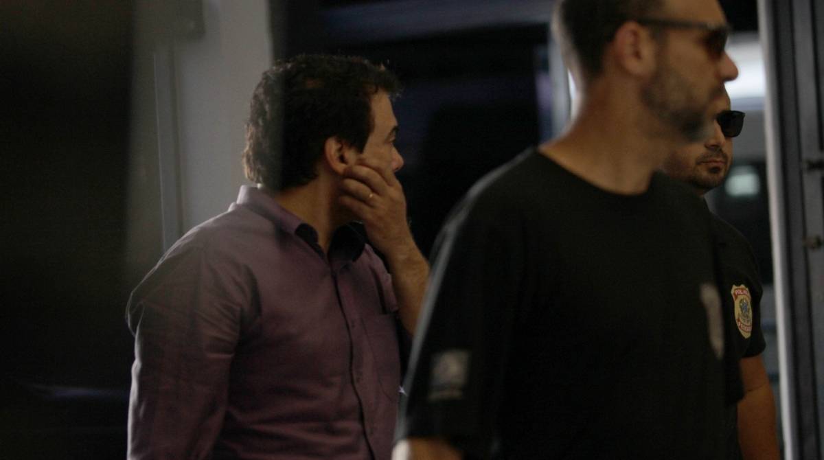 2019-10-02 - Ricardo Cassiano/Agência O Dia - A Polícia Federal realiza uma operação de desdobramento da Lava Jato, Armadeira, no Rio de Janeiro, cumprindo nove mandatos de prisão preventiva e cinco de prisão temporária contra uma suposta organização criminosa que atuaria na Receita Federal, nesta quarta-feira, (02). Foto: Ricardo Cassiano/Agência O Dia