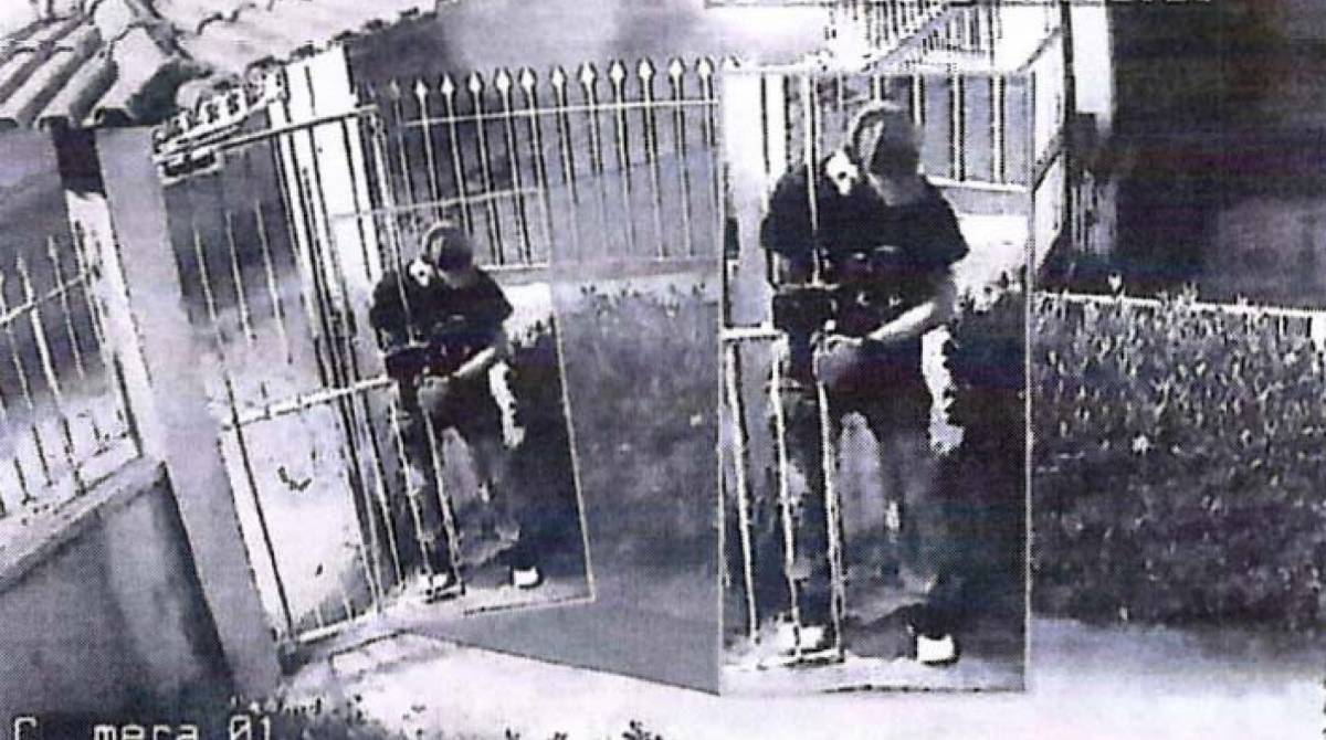 Investigados tentam entrar no apartamento de Ronnie Lessa, mas não conseguem