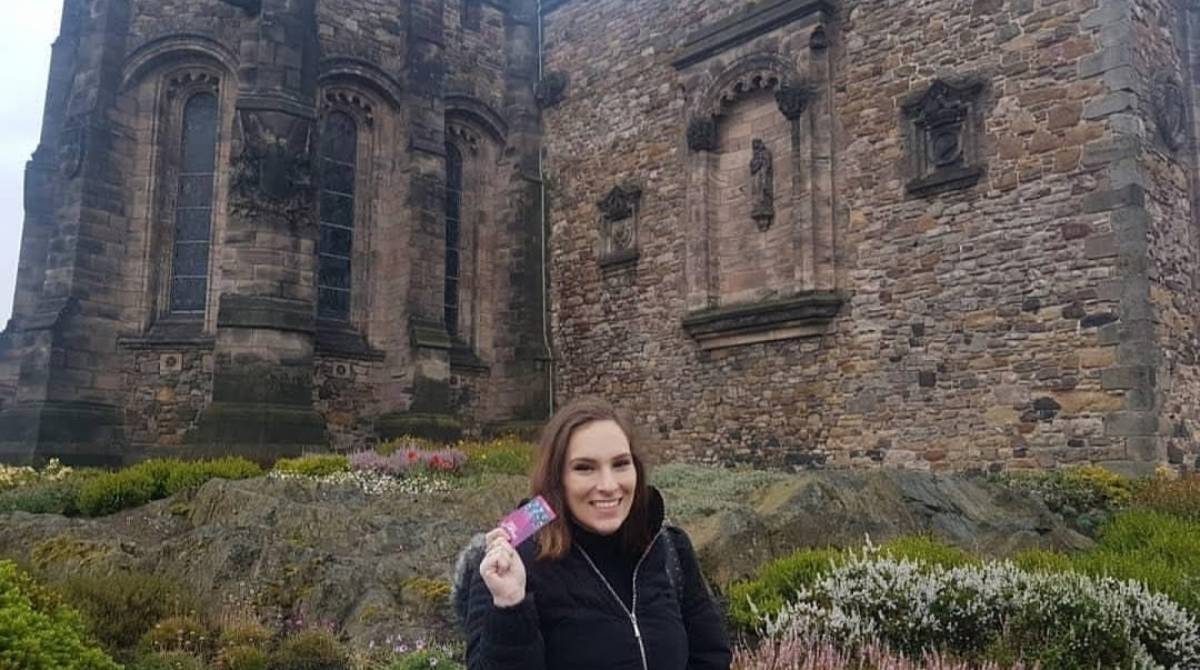 A Renata Emílio dormiu no transporte público e foi para em Edimburgo, na Escócia