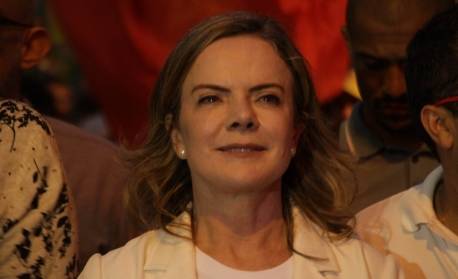 Transição mais democrática e participativa que já houve, afirma Gleisi