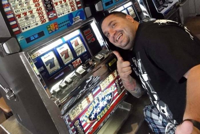 Márcio Gordo leva vida de ostentação nas redes