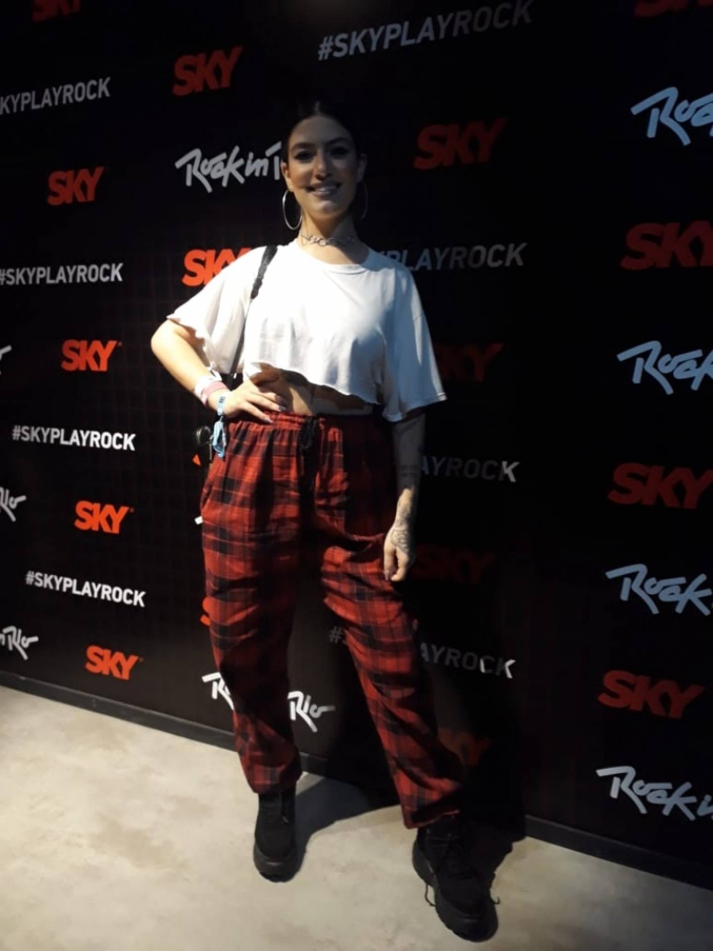 Clau esteve no estande da Sky. Cantora foi ao Rock In Rio pela primeira vez - Karilayn Areias/Agência O Dia