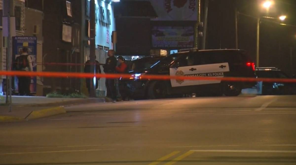 O homem invadiu o bar em Kansas City, no estado do Kansas, e matou quatro pessoas e feriu cinco - Reprodução 