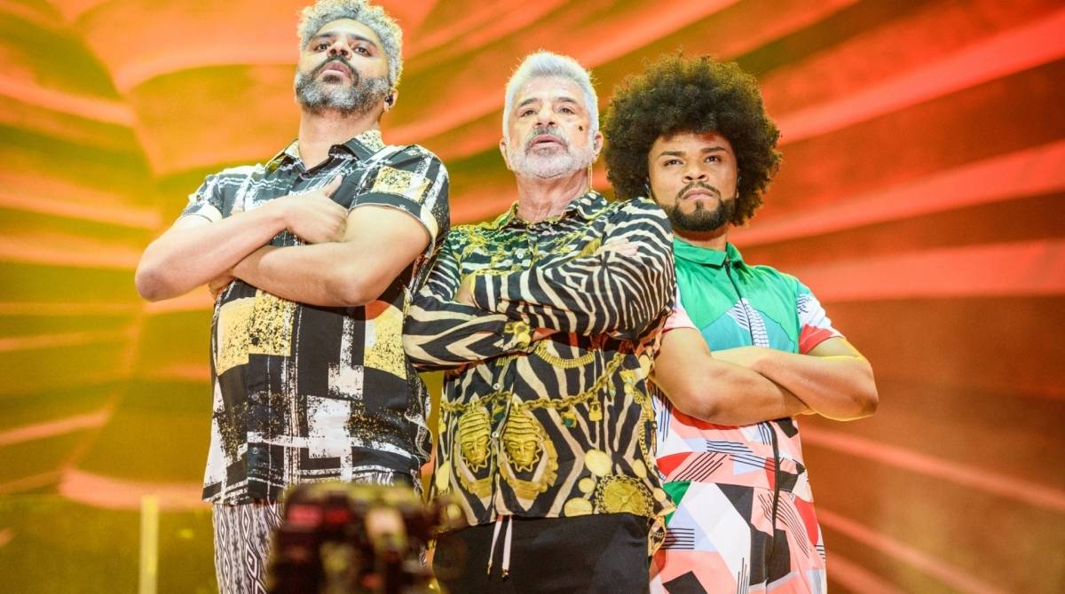 Lulu Santos com sua equipe