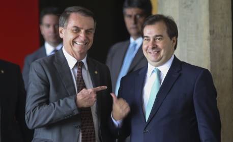 'Vai cobrar de mim? Cobra do presidente da Câmara', diz Bolsonaro sobre 13º salário do Bolsa Família