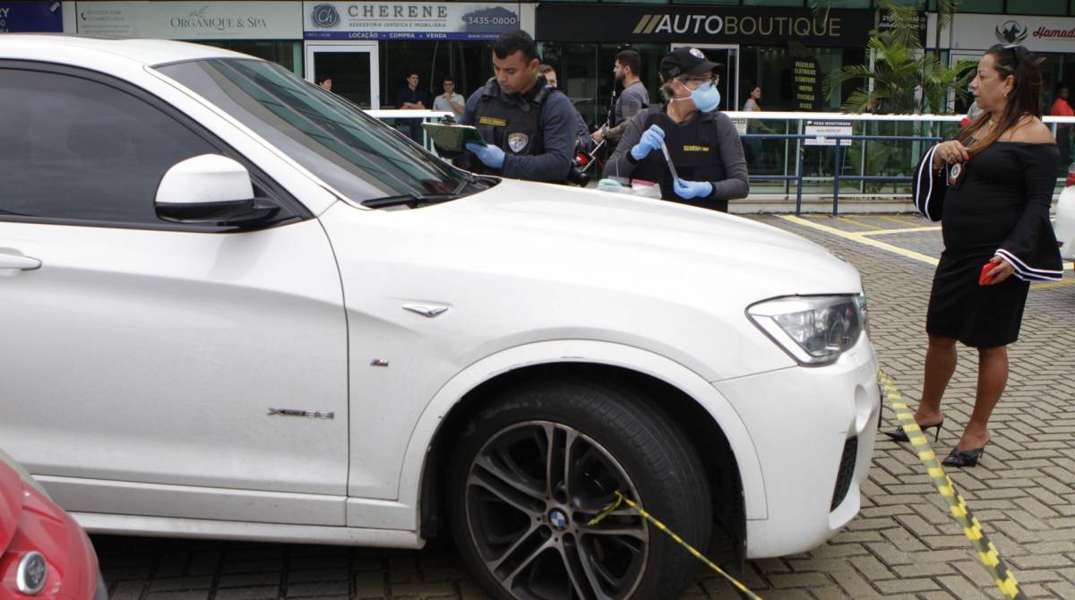 Carro de filha do bicheiro Maninho foi periciado