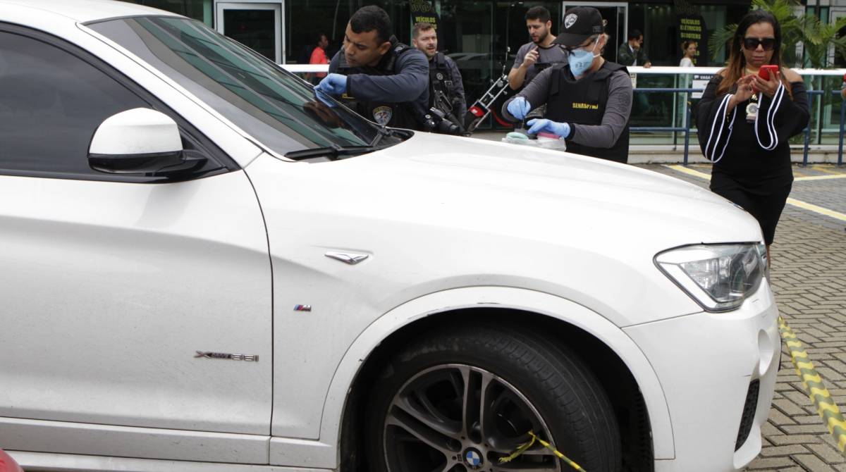 Carro de filha do bicheiro Maninho foi periciado