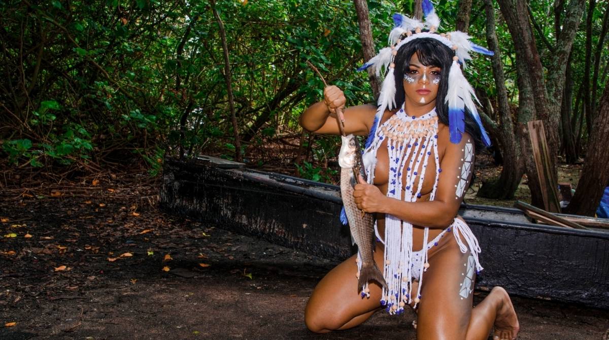 Bianca Monteiro, rainha de bateria da Portela, posa para ensaio inspirado no enredo de 2020