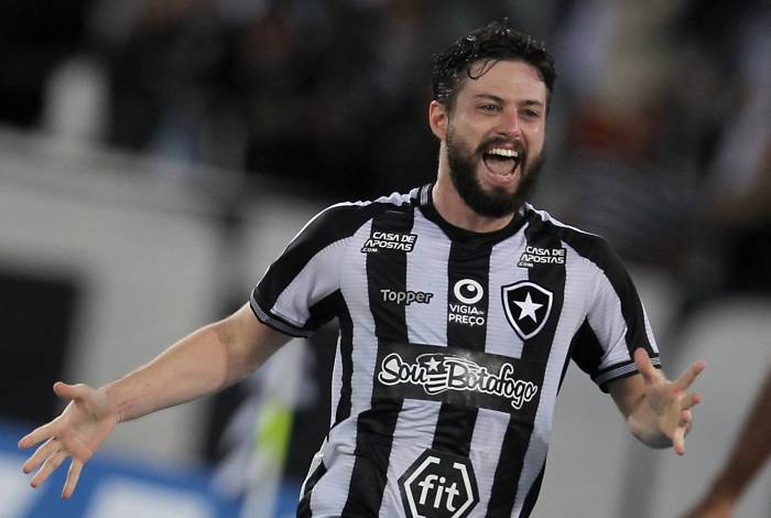 João Paulo é capitão do Botafogo