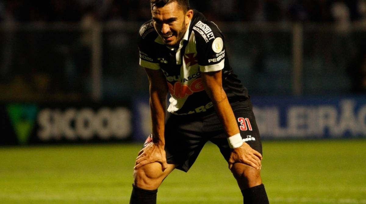 SC - BRASILEIRÃO/AVAÍ X VASCO - ESPORTES - Raul, do Vasco, em partida contra o Avaí, válida pela 24ª rodada do Campeonato   Brasileiro 2019, realizada no Estádio da Ressacada, em Florianópolis (SC), nesta quinta-  feira (10).   09/10/2019 - Foto: FILIPE DE ANDRADE/AGÊNCIA F8/ESTADÃO CONTEÚDO