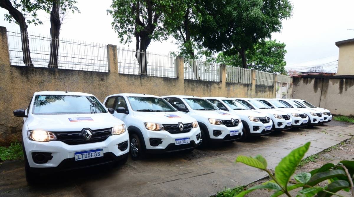 Uma parte dos 12 novos veículos adquiridos para reforçar o trabalho externo da Secretaria de Saúde  - Alziro Xavier /Divulgação PMNI