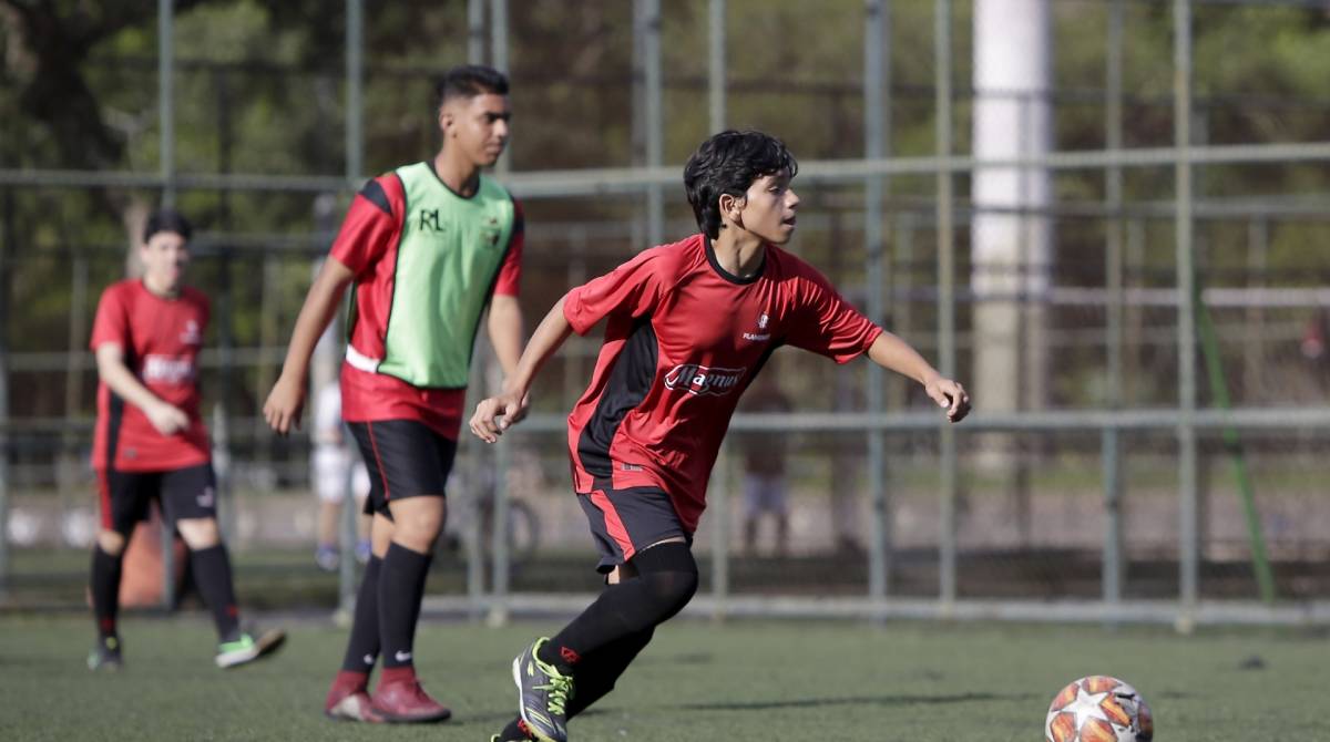 Rio de Janeiro 11/10/2019 - Escolinha de futebol do Flamengo. Na foto acima o menino Kaua Sales. Foto: Luciano Belford/Agencia O Dia