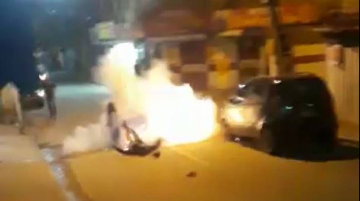 Homem explodiu granada que estava no bolso, nesta quinta-feira, no bairro Caramujo - Reprodução vídeo/WhatsApp O Dia (21) 98762-8248