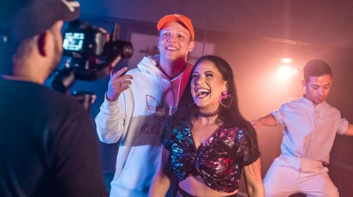Mc Rielle lança clipe de 'Manobra a Raba'