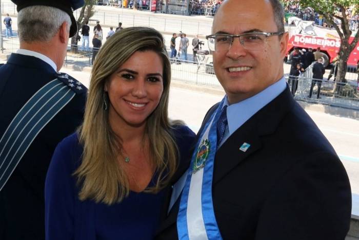 Helena e o marido, o governador Wilson Witzel: sempre juntos  