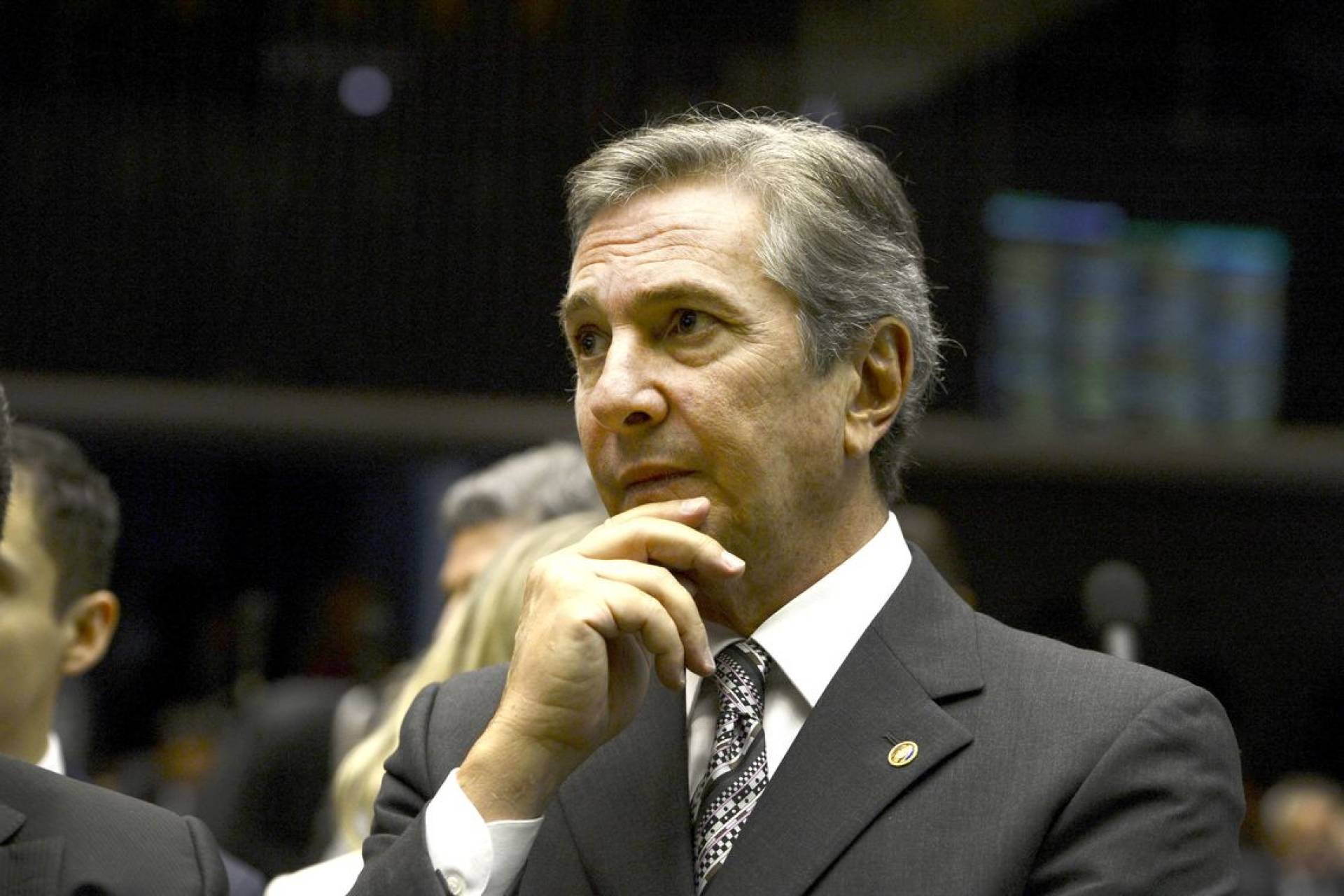 30 anos depois, Collor pede desculpas por confisco da poupança