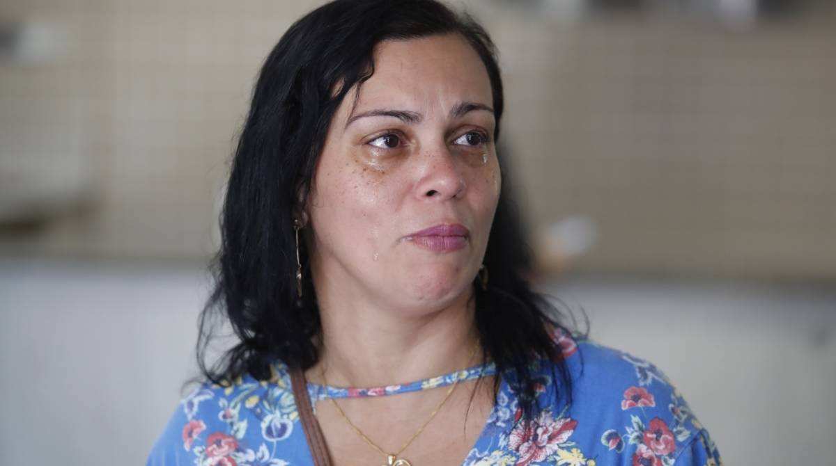 Nieroi, 12/10/2019, Senhora que estava sumida foi encontrada no terreno de casa morta, na foto Geysa Sanches filha da dona Graciete Maria Sanches da Silva, foto de Gilvan de Souza / Agencia O Dia