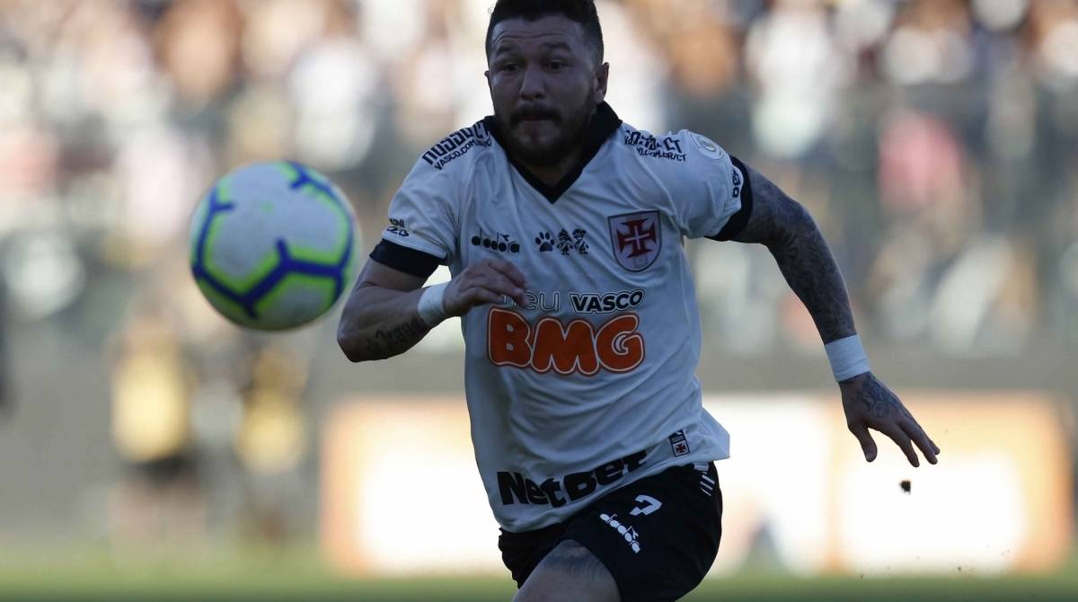 Incans&aacute;vel, Rossi &eacute; o trunfo do Vasco na estrat&eacute;gia de contra-ataque contra o CSA - Rafael Ribeiro/Vasco