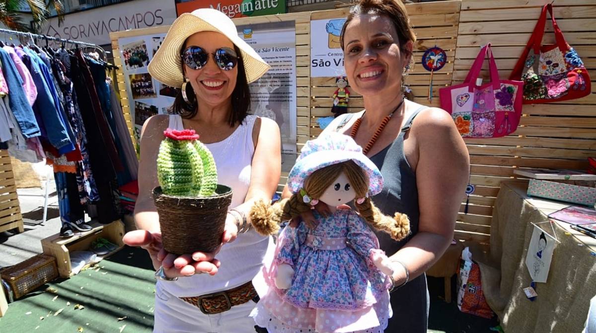 Artesãos e comerciantes puderam mostrar e vender seus produtos