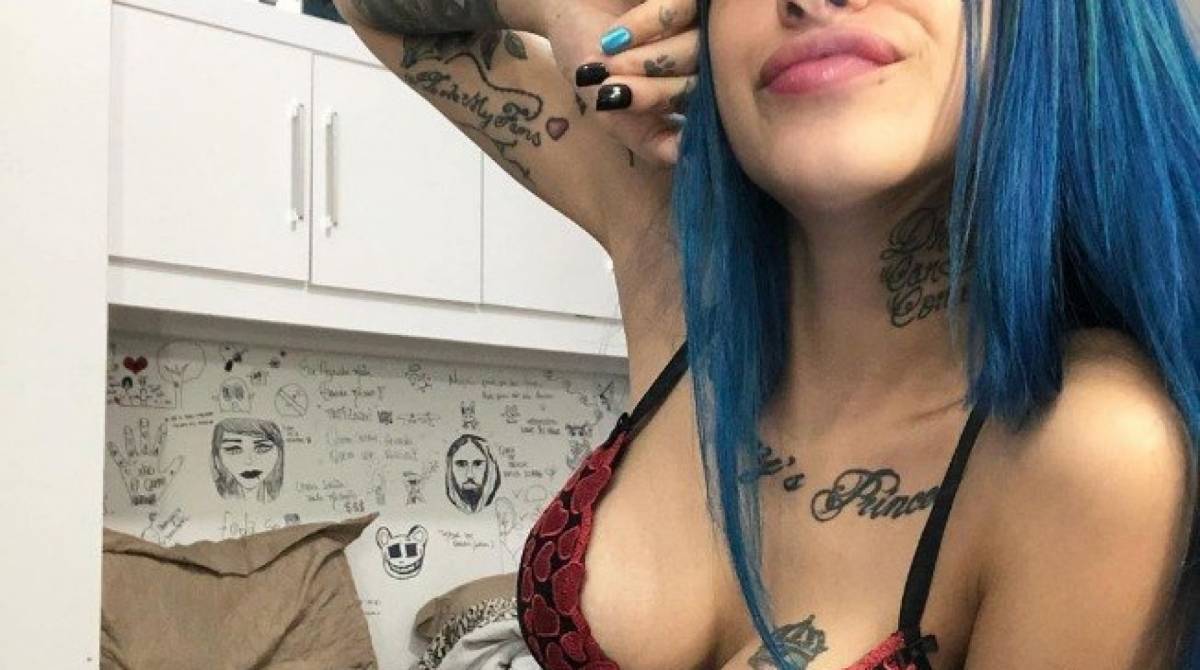 Tati Zaqui fala sobre piercing íntimo e rebola muito durante interação com  fãs na Web | Celebridades | O Dia