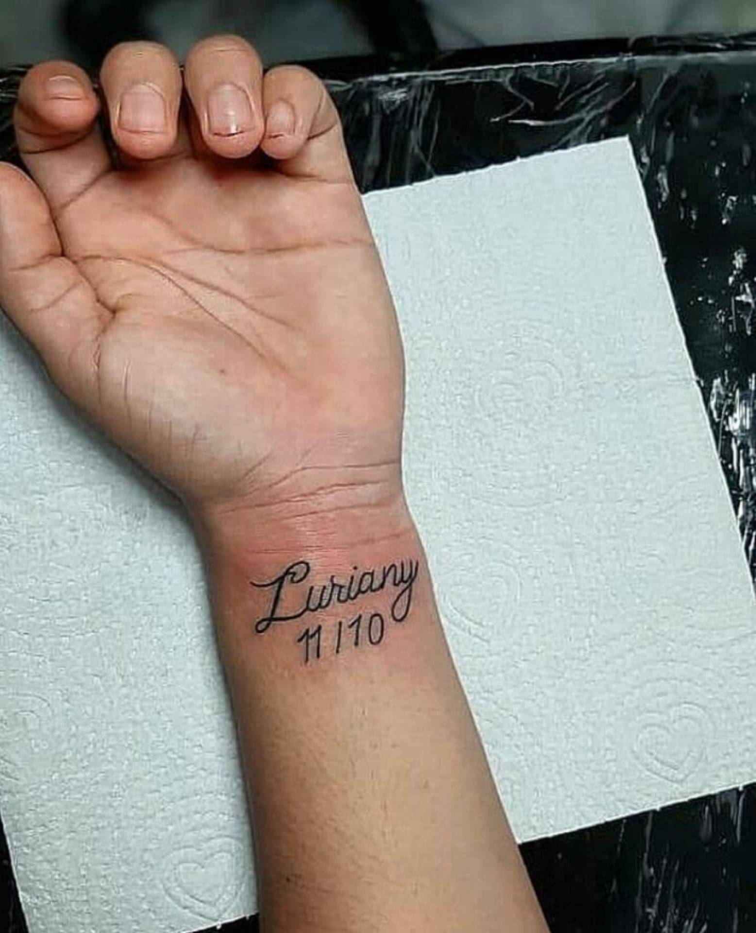 Fã tatua a sigla do casal formado por Lucas e Hariany na 'Fazenda' - Reprodução de internet