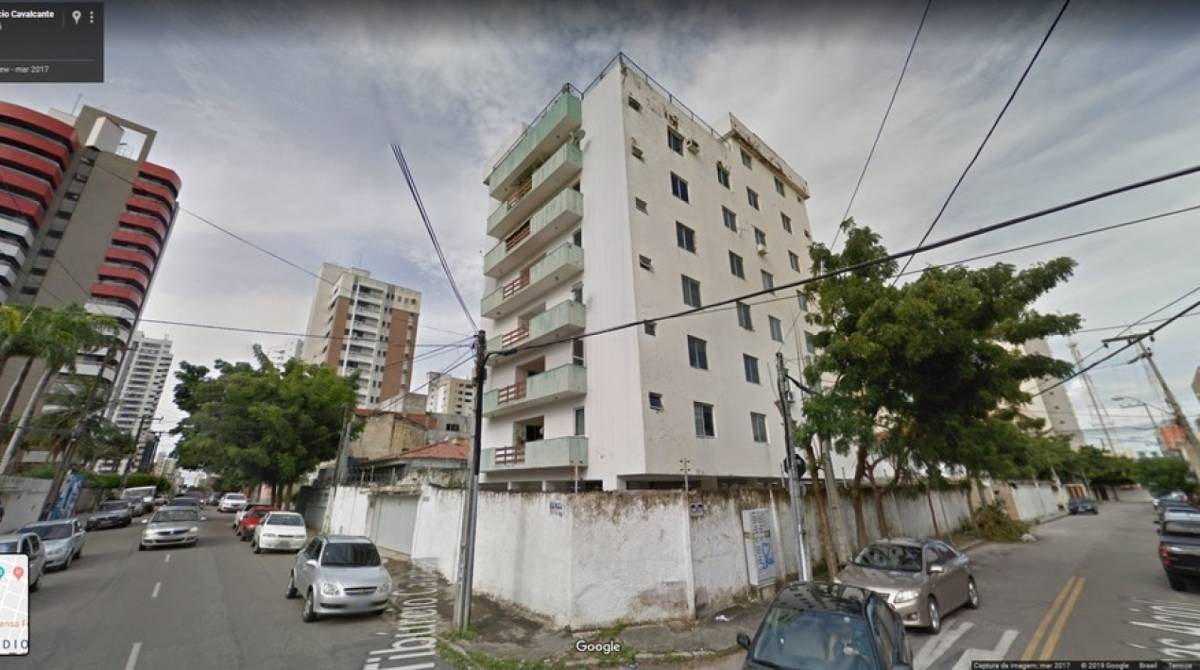 Pr&eacute;dio que desabou em registro do Google Street View