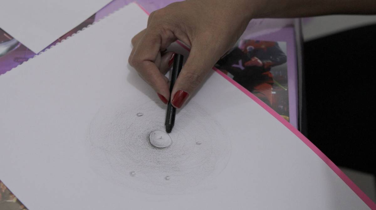 Rio,15/10/2019 - NOVA IGUAÇU- Caderno da Baixada, Estudio de esteticista que esta fazendo gratuitamente procedimento de reconstruçao de mama em mulheres que tiveram cancer . Na foto,Claudia Prata(dona do estudio) Regina Palermo(paciente)  .Foto: Cléber Mendes/Agência O Dia