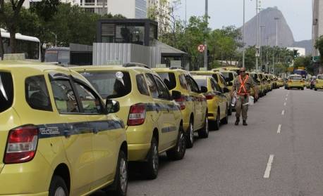 AgeRio orienta taxistas sobre futura linha de crédito para evitar golpes