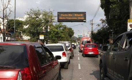 Homem é morto a tiros dentro de oficina no Fonseca, em Niterói