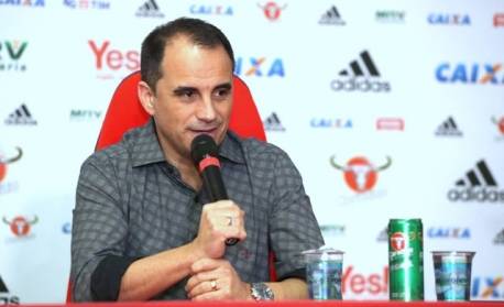 777 Partners faz contato com Rodrigo Caetano e tenta seduzir executivo com projeto da SAF do Vasco