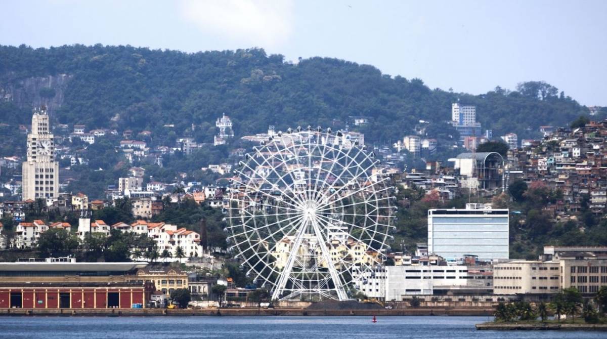 Roda gigante Rio Star que será inaugurada em dezembro, na zona portuária do Rio de Janeiro.