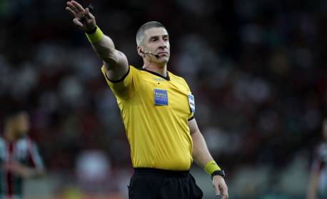 Daronco relata 'gritaria' de estafe do Flamengo no jogo contra o Palmeiras