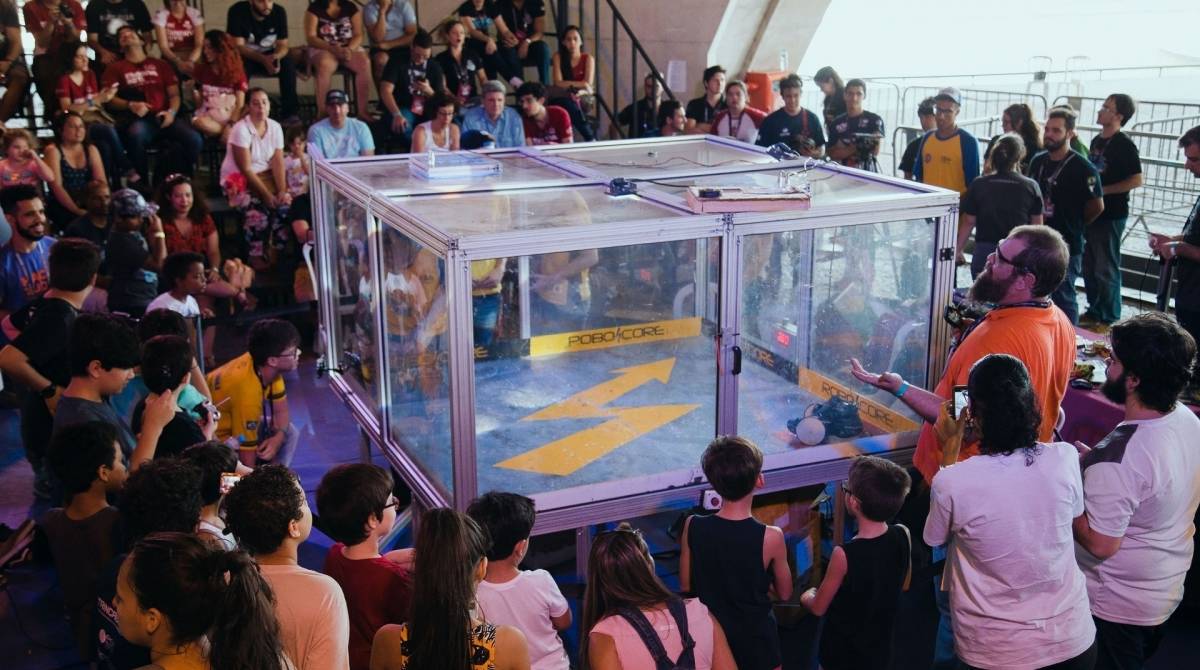 Hacktudo - Arena de Robôs