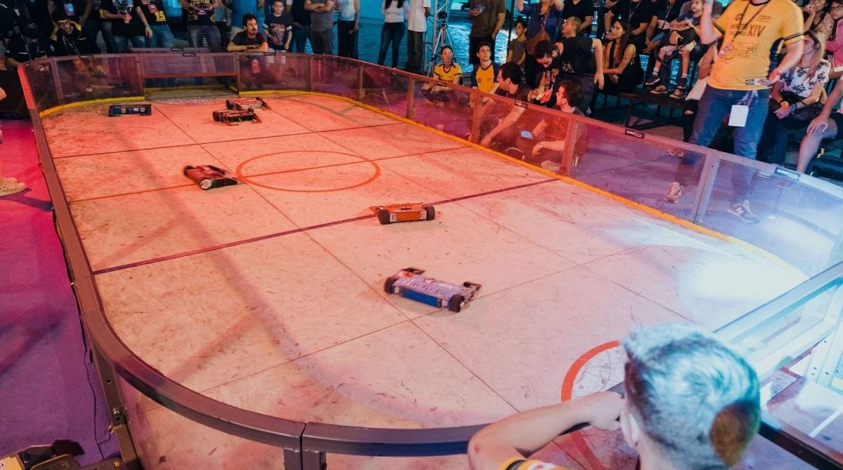 Hacktudo - Arena de Robôs