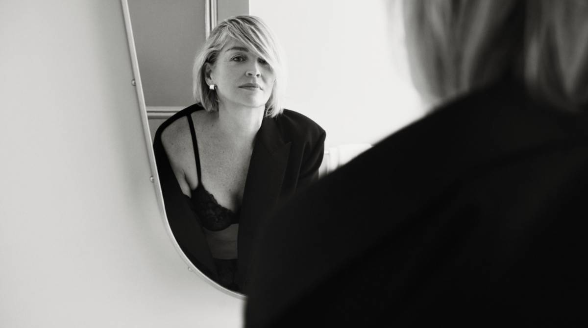 Sharon Stone posa de lingerie para revista - Divulgação