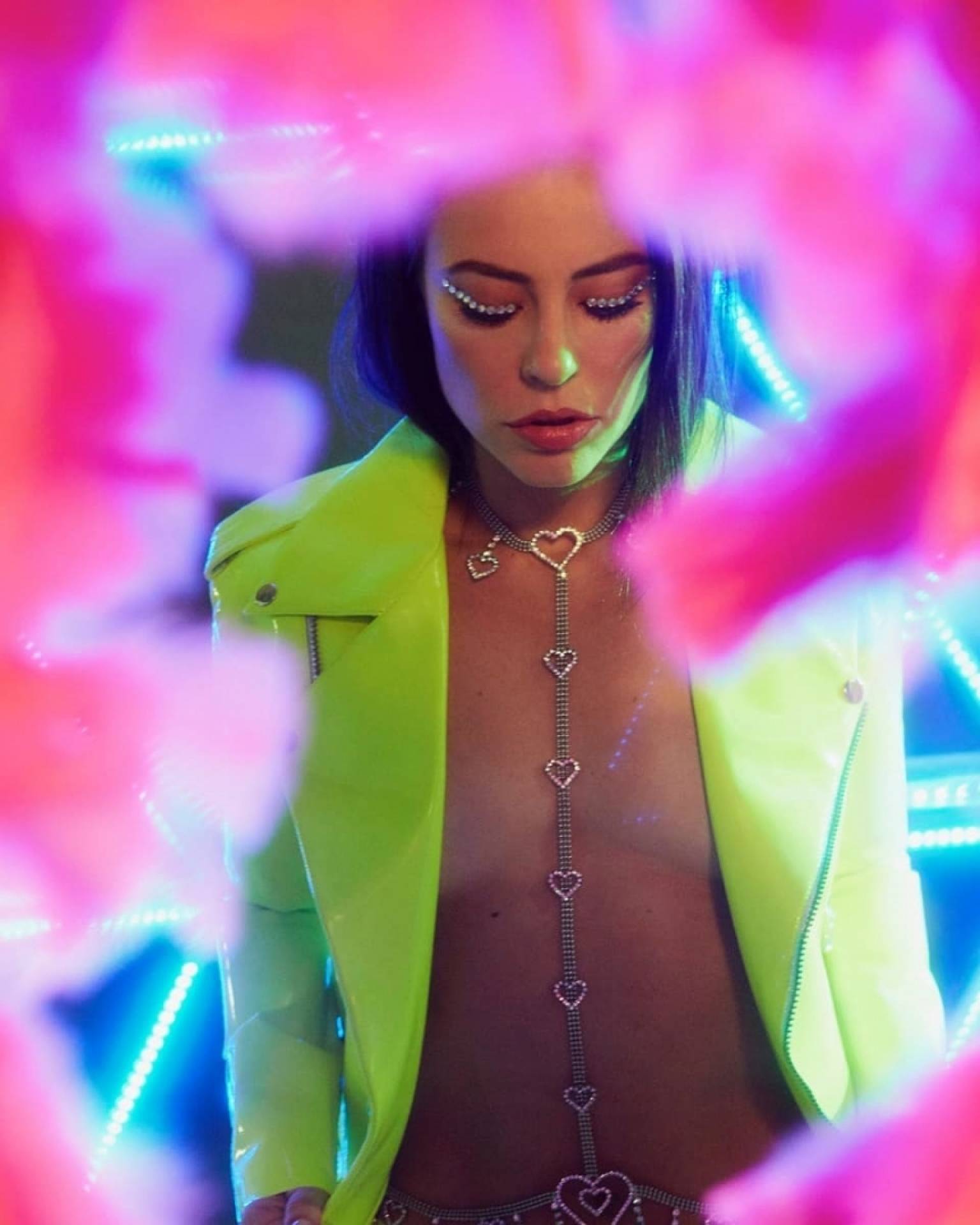 Vivi Guedes (Paolla Oliveira): 1ª foto mais curtida: 420 mil curtidas no Instagram