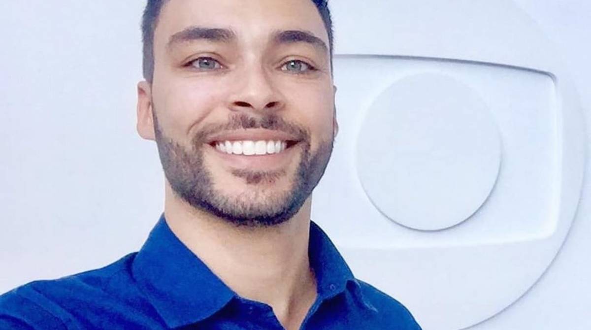 Vladmir Vilaça agradeceu os elogios e seguiu com a reportagem - Reprodução