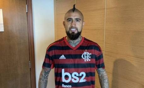 Arturo Vidal projeta data para jogar pelo Flamengo: 'Quem sabe no próximo ano'