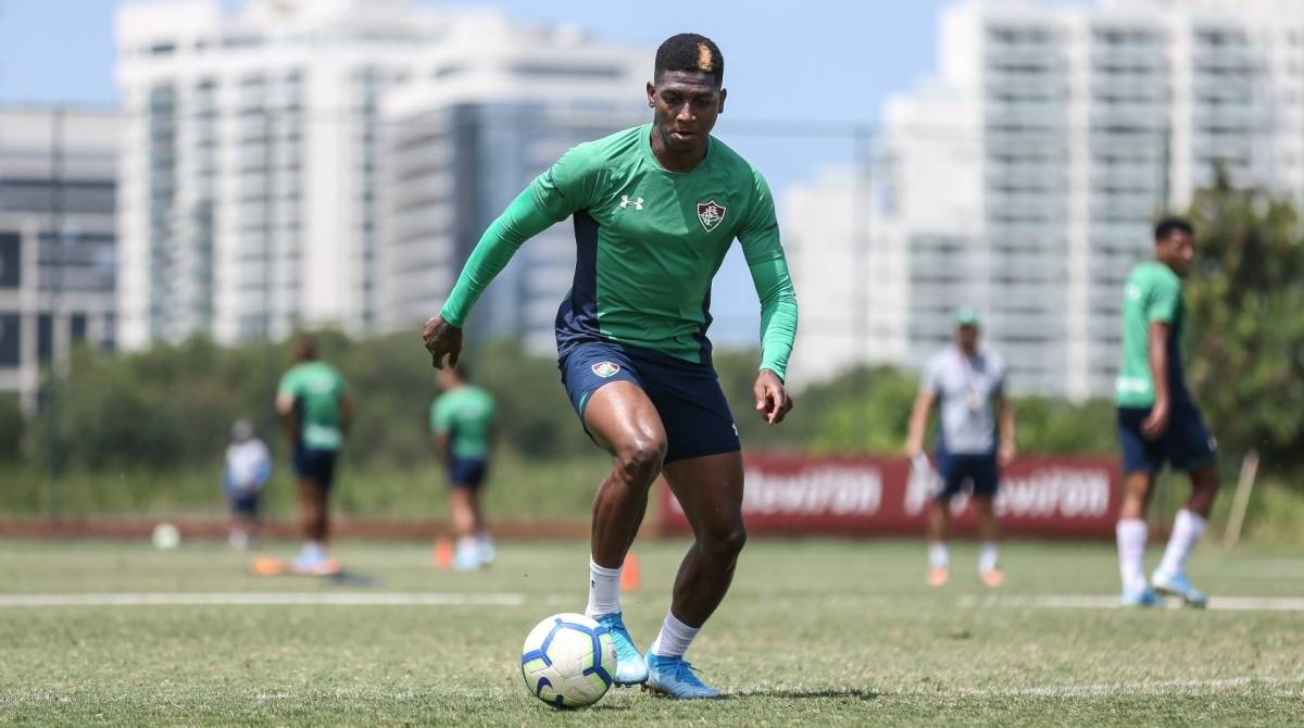 O colombiano Yony González está praticamente fora: o jogador já recebeu quatro propostas - LUCAS MERÇON / FLUMINENSE