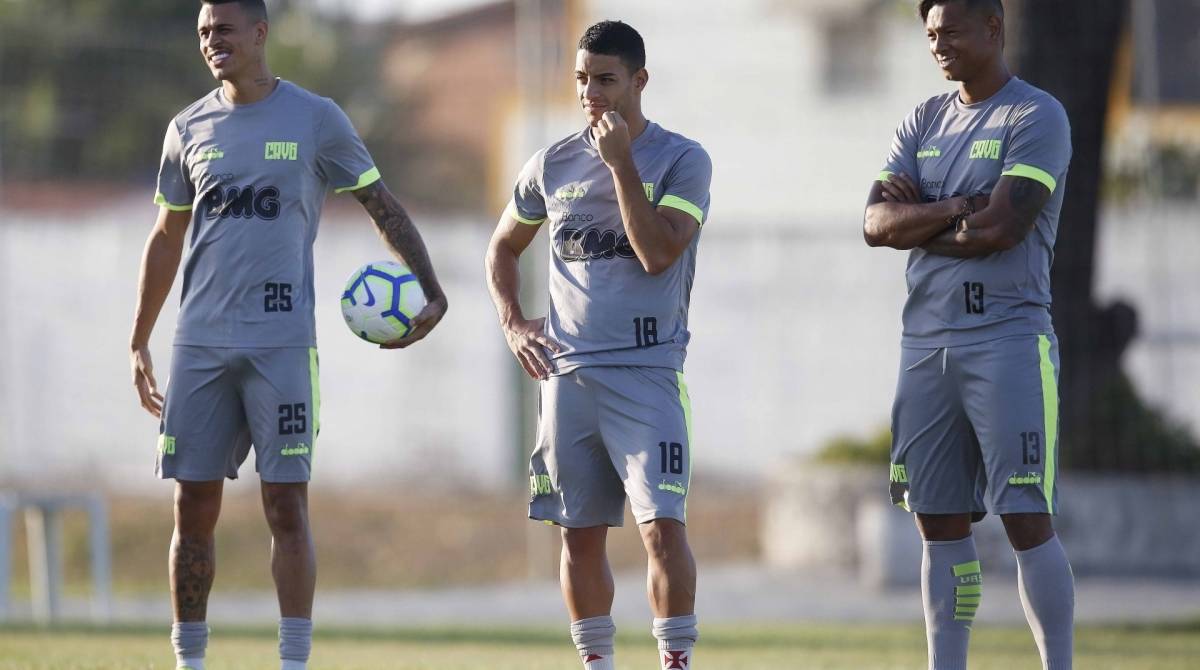 Recuperado de dores musculares, Guar&iacute;n deve voltar contra o Goi&aacute;s - Rafael Ribeiro/ vasco