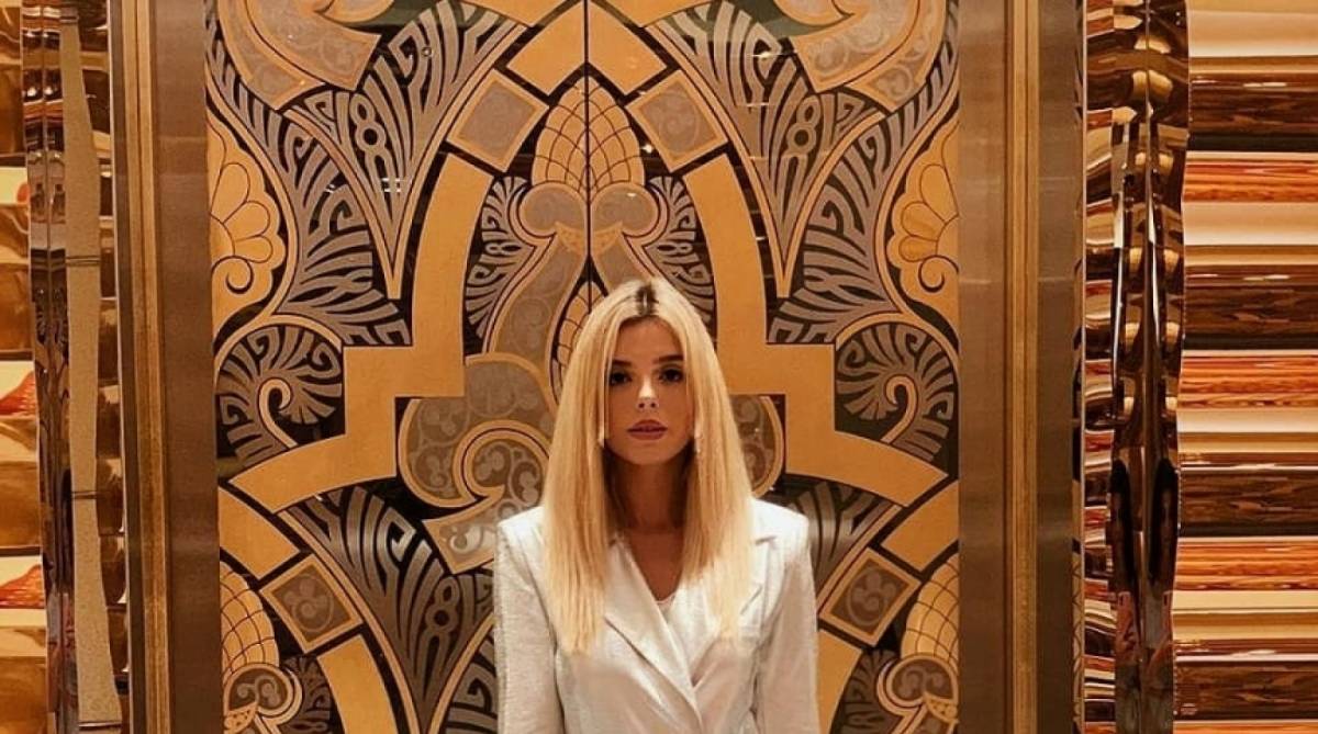 Giovanna Lancellotti curte f&eacute;rias com a m&atilde;e e a irm&atilde; em Dubai