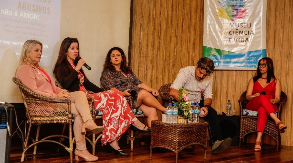 Duque de Caxias promove debate sobre relacionamento abusivo - DivulgaÃ§Ã£o