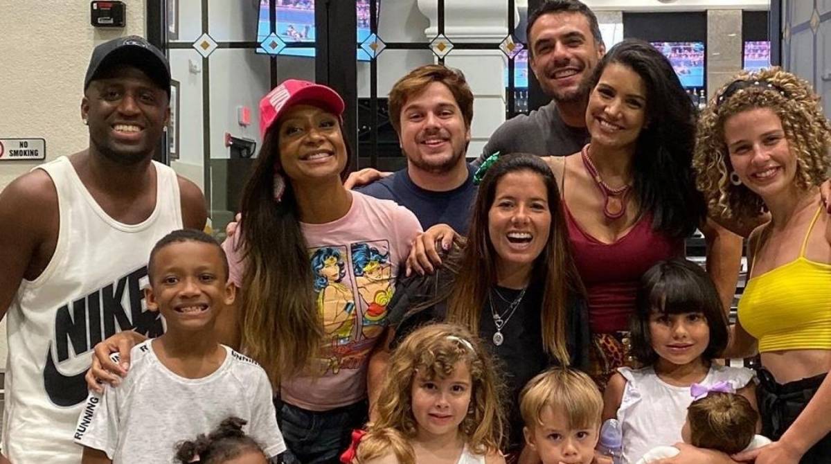 André Marinho e Drika encontram amigos em Orlando - Reprodução de internet