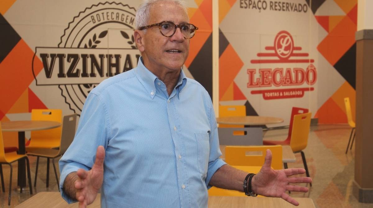 Preparativos para a inauguração do Shopping Via Rio Pavuna, do Grupo GR - 3. Na foto, Clovis Barreto, sócio investidor do grupo.  