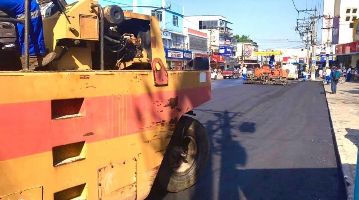 Avenida Automóvel Clube, em Santa Cruz da Serra, recebe novo asfalto