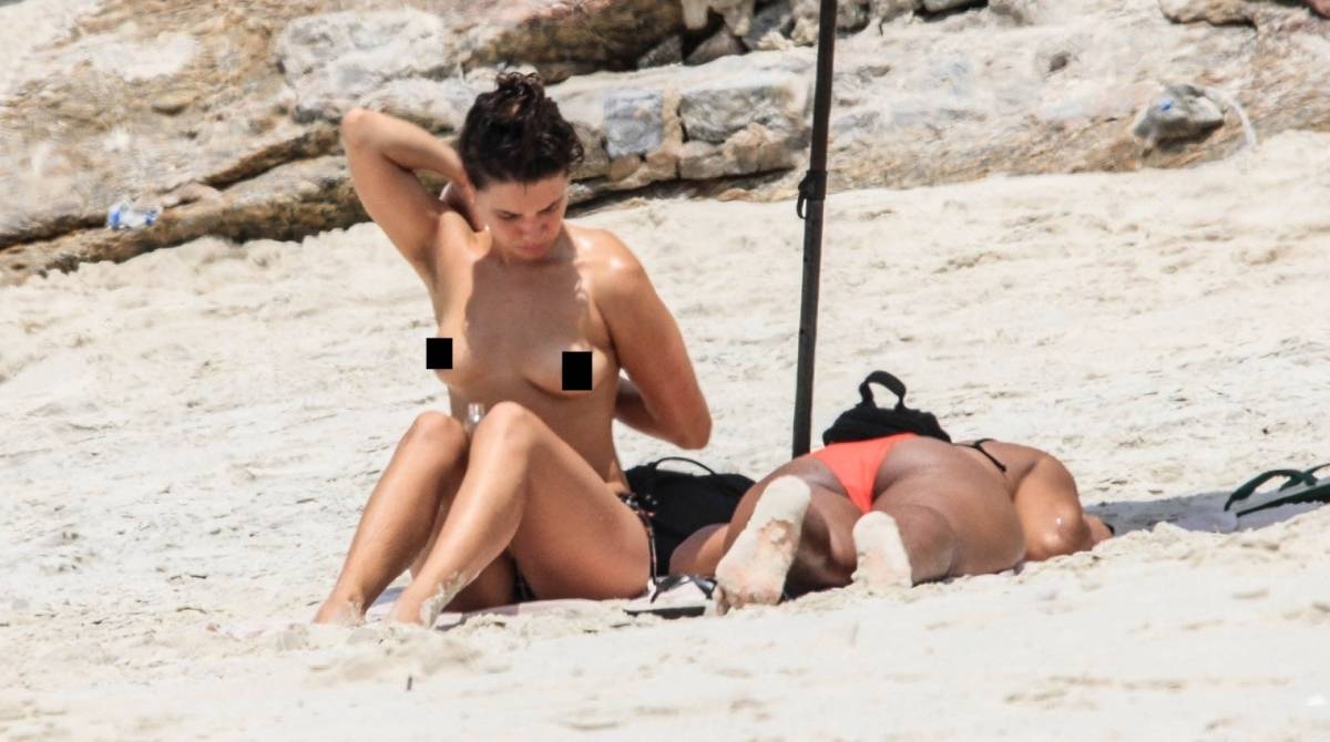 Bruna Linzmeyer curte praia em clima de romance com novo affair