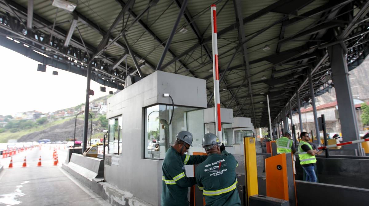 Reconstrução da praça do pedágio aconteceu em ritmo acelerado - Luciano Belford / Agência O Dia