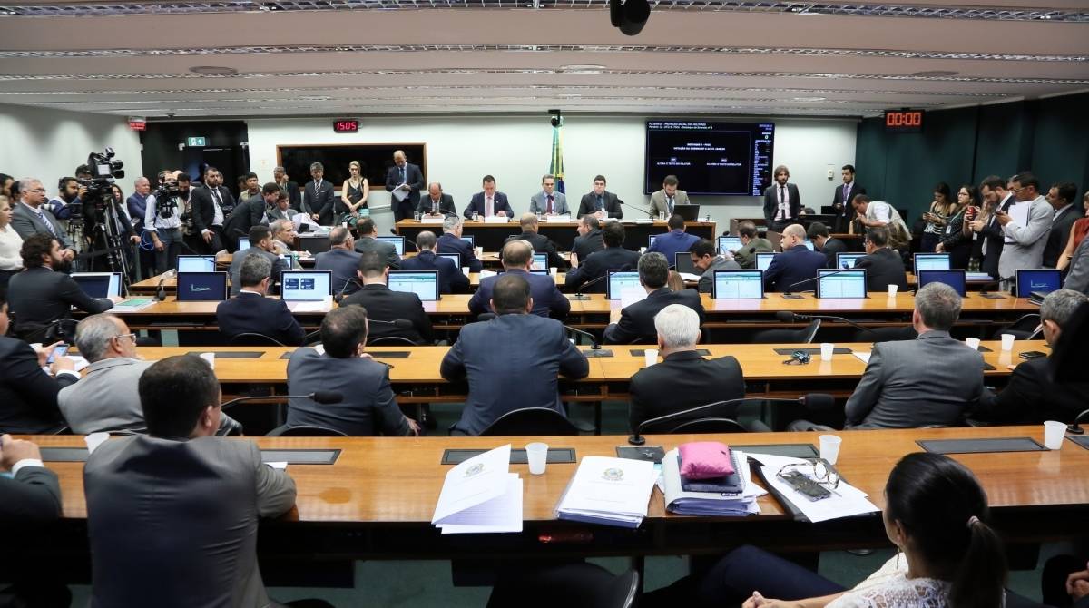 Deputados se re&uacute;nem para discutir destaques da Reforma da Previd&ecirc;ncia dos Militares
